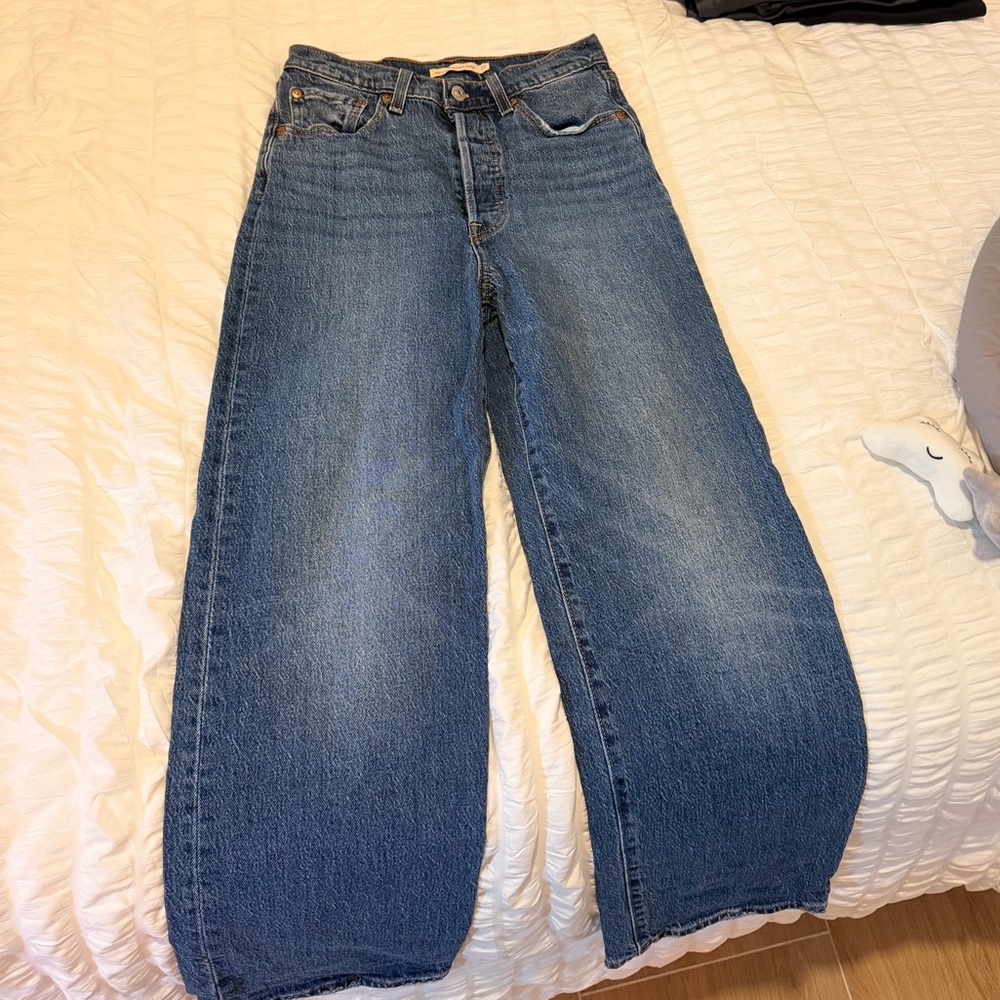 LEVIS ribcage straight size 27